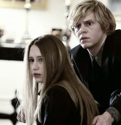 Tate And Violet, Horror Story, American Horror, American Horror Story, Two People, Violet, White