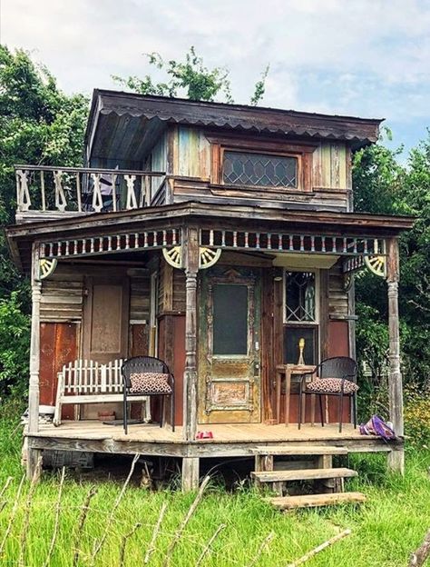 Hippie Homes, Bohemian Lifestyle, Tiny House Cabin, Gongs, Cabins And Cottages, Crystal Bowls, Tiny House Living, Wooden House, Tiny Home