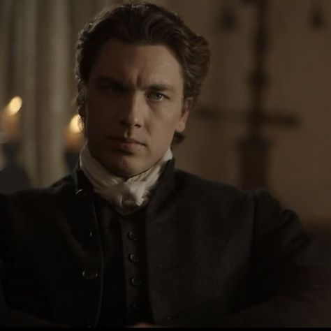 Thomas Browne, Reference People, American Horror Stories, Ahs Cast, Wire Crown, Oc Reference, Cody Fern, Barbed Wire, Horror Story