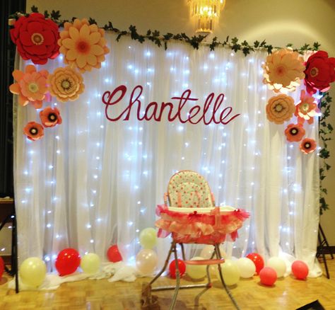 First birthday Backdrop with lights and personalized name. Unique Birthday Decoration, Wishes Board, Birthday Backdrop Design, Birthday Decoration Ideas At Home, Party Lights Decoration, Birthday Decoration Items, Birthday Decoration Ideas, Birthday Background Design, Diy Birthday Backdrop