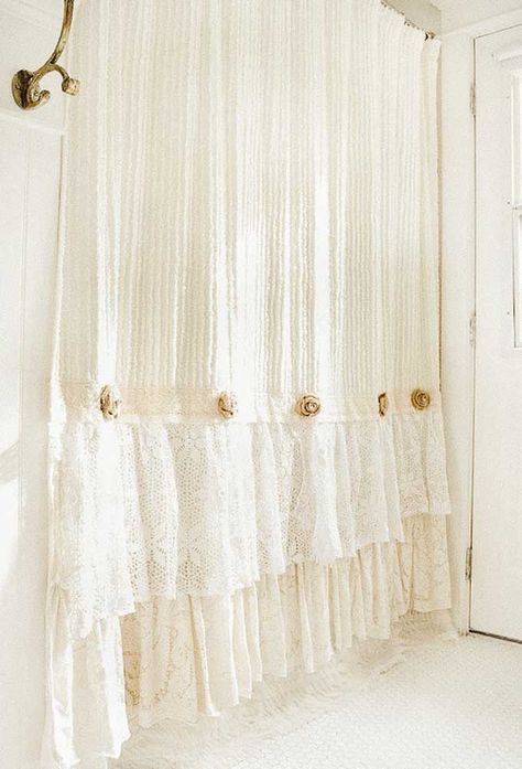 DIY Shabby Chic Shower Curtain Tutorial|lace shower curtain|shabby chic bathroom |how to make a shower curtain|farmhouse style|lace shower curtain|shabby chic decor|diy shower curtain|shower curtains for your bathroom|french home diy|shabby chic tutorial for you bathroom|home tutorial|bathroom tutorial|shower curtain diy|hallstromhome Shabby Chic Outfits, Chic Home Decor Ideas, Chic Decor Diy, Shabby Chic Shower, Shabby Chic Shower Curtain, Diy Shabby Chic, Curtain Tutorial, Muebles Shabby Chic, Chic Shower Curtain