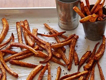 Parsnip Chips: = 1 1/2 tsp. olive oil per serving of 1/4 recipe (or use nonstick cooking spray instead); may use different seasonings (Lori McHugh suggests buffalo wing popcorn seasoning and uses a 400 deg. oven instead of 375.  See my board "Products -- WW SFT".)  May also use celeriac instead of, or in addition to parsnips. Aarti Sequeira, Leptin Diet, Parsnip Crisps, Parsnip Chips, Parsnip Fries, Yummy Fries, Low Cholesterol Recipes, Food Network Star, Fitness Pal