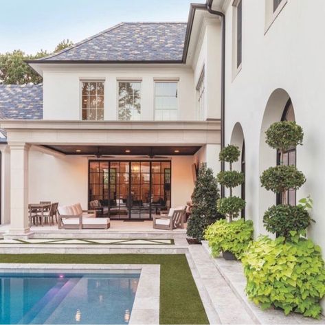 creamy white exterior. Mixing exterior colors of window muntins (do I really like this? too trendy?) House Pool, Big Backyard, Casas Coloniales, Luxe Interiors, Design Exterior, Arched Windows, Dream House Exterior, Pool Landscaping, Style At Home