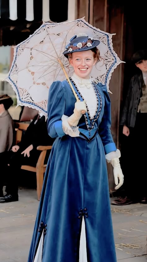 Anne With An E Blue Dress, Anne With An E Dress, Victorian Era Dresses, Anne Shirley Cuthbert, Amybeth Mcnulty, Anne White, Gilbert And Anne, Anne Shirley, Anne With An E