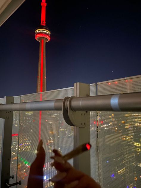 Toronto Girl Aesthetic, Toronto Views, Toronto View, Toronto Aesthetic, Toronto Pictures, Toronto Apartment, Happy 4 20, Toronto Girls, Canada City