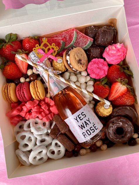 Mothers Day Box Ideas Food, Sweet Treat Boxes Ideas, Pink Sweet Treat Boxes, Variety Dessert Box Ideas, Sweet Treats Box Gift Ideas, Edible Mothers Day Gifts, Mothers Day Treats Boxes, Desert Boxes Ideas, Mother’s Day Sweet Boxes