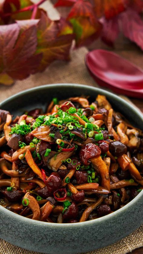 Easy make ahead marinated mushrooms marinated in a tangy sweet brine make for a delicious appetizer and condiment. Mushroom Banchan, Japanese Mushroom Recipes, Asian Thanksgiving, Marinated Mushrooms Recipe, Asian Potluck, German Food Recipes, Japanese Appetizers, Japanese Side Dish, Sweet Appetizer