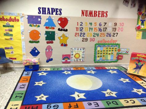 Preschool Class Decor Themes, Cute Daycare Classroom Ideas, Early Childhood Classroom Ideas, Circle Time Ideas For Preschool Display, Kindercare Preschool Classroom, Preschool Daycare Rooms Ideas, Two Year Old Classroom Ideas, One Year Old Classroom Setup Daycare, Toddler Classroom Decorations