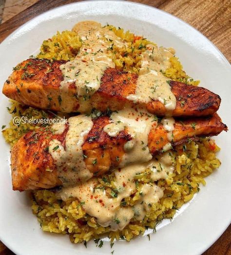 Salmon With Cream Sauce Over Rice, Meals That Last A Few Days Dinners, Salmon And Rice Dinner, Creamy Cajun Salmon, Salmon Over Rice, Pescatarian Dinner Ideas, Salmon Meals, Salmon Dinner Ideas, Cajun Cream Sauce