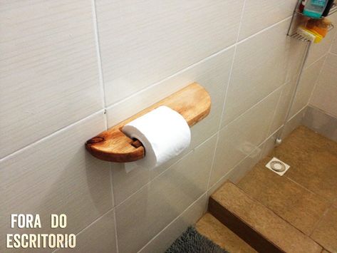 Toilet Paper Holder Out of Pallets : 7 Steps - Instructables Diy Toilet Paper Holder, Hanging Shoe Rack, Toilet Paper Dispenser, Diy Shows, Woodworking Bed, Crate Shelves, Funky Junk Interiors, Diy Toilet, Toilet Paper Storage