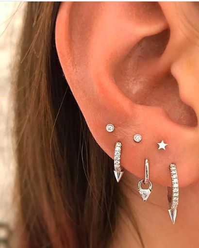 Constellation piercing Piercing Snug, Constellation Piercings, Different Ear Piercings, Opal Belly Ring, Forward Helix Earrings, Faux Piercing, Gold Belly Ring, Piercing Septum, Maria Tash