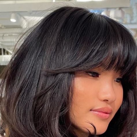 REMI JEFFERS SYDNEY HAIRSTYLIST on Instagram: "IM IN LOVE, IM OBSESSED 🥹  The brief: Lots of layers, face framing, bottle neck/peek a boo fringe with a big volume blow out….  I think we nailed it!!! Am I right??? 🤤🤤🤤🤤 . . . . . . #hairgoals #hairinspo #sydneyhairstylist #modernsalon #americansalon #hairtransformation #haircare #bouncyhair #hair #hairfashion #hairideas #sydneyhairdresser #90s #blowout #layeredhaircut #bottleneckbangs #curtainbangs" Bottle Neck Bangs Hair, Haircut Inspo, Lots Of Layers, Im Obsessed, Makeup Accesories, Fringe Bangs, Bouncy Hair, Blow Out, Hair Dresser