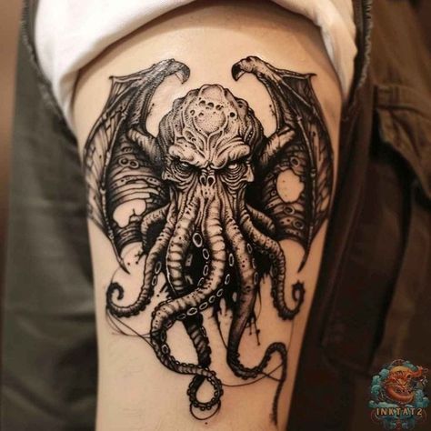 Cthulu Tattoos Design, Cathullu Tattoo, Cthulhu Tattoo Design, Eagle Wing Tattoos, Cthulhu Tattoo, Cosmic Entity, Thigh Tattoo Men, Chest Tattoo Ideas, Cthulhu Art