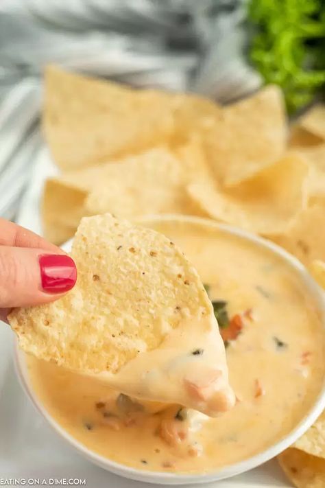 Do you love Qdoba's Queso? Now you can make Copycat Qdoba Queso Recipe at home. This creamy queso is easy to make with easy ingredients. You’ll be surprised how easy it is to make Qdoba Dip at home. #eatingonadime #copycatrecipes #quesorecipes #diprecipes Qdoba Queso Recipe, Copycat Qdoba, Queso Recipe Easy, Spicy Queso Dip, Queso Cheese Dip, Spicy Queso, Baked Peppers, Cheese Dips, Eating On A Dime