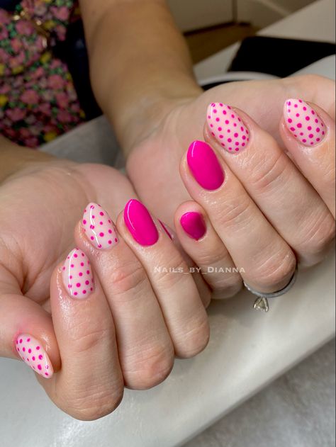 Pink Dots Nails, Pokadot Nails Short, Poke A Dot Nails, Pink Polka Dot Nails, Polka Dot Nail Designs, Teen Nails, Dot Nails, Acrylic Ideas, Light Pink Nails