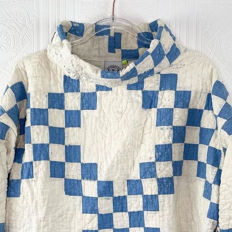 Shop Oscilatey on Instagram: "Quilt Funnel Neck Pullovers" Quilt Sweatshirt, Piglet Costume, Moss Piglet, Quilted Pullover, Quilted Coats, Quilted Sweatshirt, Upcycle Sewing, August 22, Diy Sewing Clothes