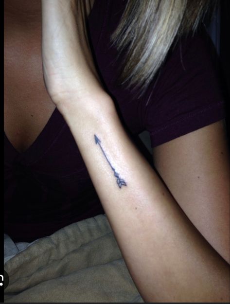 Anchor Tattoo Wrist, Arrow Forearm Tattoo, Arrow Tattoo On Wrist, Arrow Tattoos For Women, Tattoo Arrow, Small Arrow Tattoos, Dragons Tattoo, Arrow Tattoo Design, Christian Sleeve Tattoo