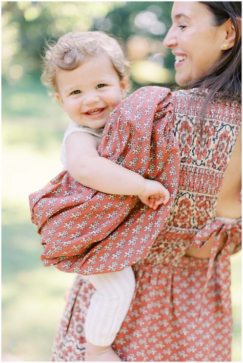 One Year Family Photos First Birthdays, Family Photo One Year Old, 1 Kid Family Pictures, Couple With Toddler Photography, Family One Year Old Photoshoot, Family Photoshoot With One Year Old, Family Photos Two Toddlers, Mom And One Year Old Photography, One Year Old Family Photos