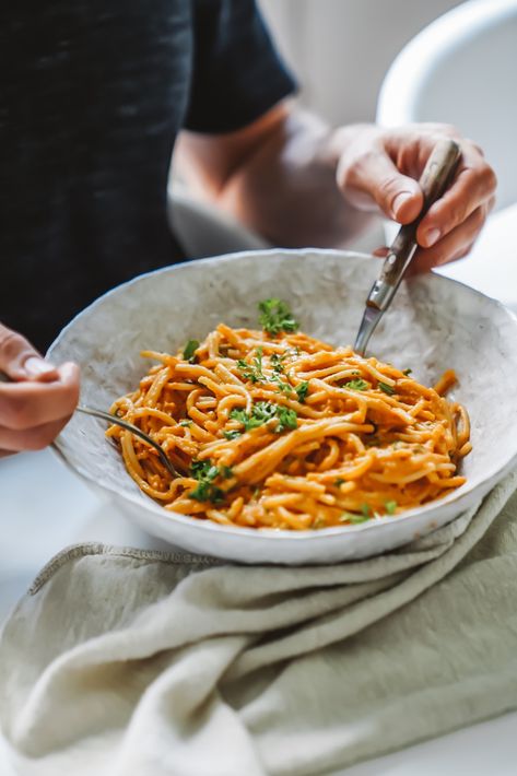 Vegan Creamy Cashew Coconut Tomato Sauce Cashew Pasta, Bowl Of Spaghetti, Vegan Sauce, Vegan Noodles, Coconut Sauce, Vegan Sauces, Vegan Parmesan, Creamy Soup, Healthy Ideas