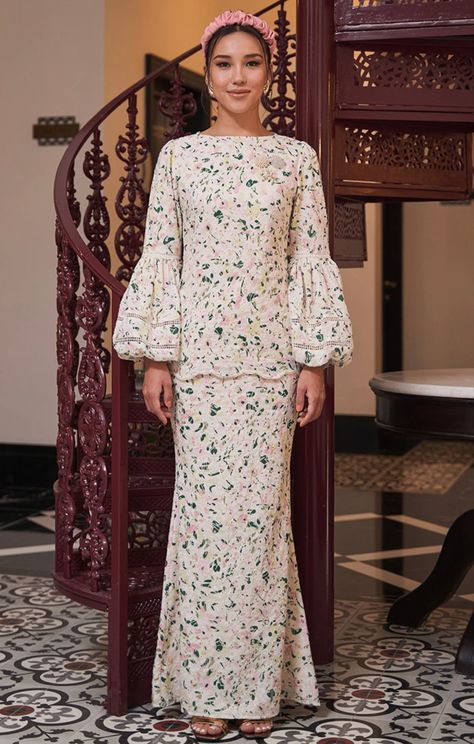 Design Baju Kurung Fashion 2022, Modern Kurung Design, Fashion Baju Kurung 2023, Baju Kurung Tradisional Malaysia, Baju Kurung Moden Style 2023, Kurung Moden Design 2022, Baju Kurung Moden Style Simple, Baju Raya Ideas Modern 2023, Design Baju Raya 2023