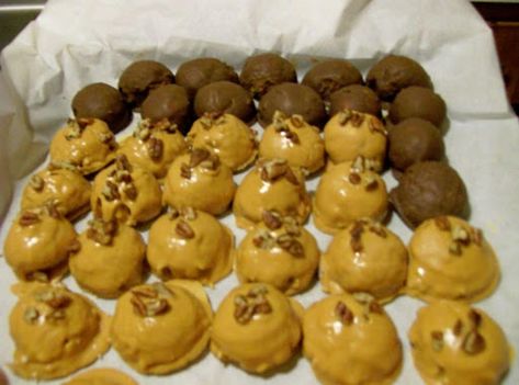 Maple Cream Candy, Cream Candy Recipe, 2 Ingredient Peanut Butter Fudge Recipe, Maple Candy Recipe, Maple Candy, Dipped In Chocolate, Cream Candy, Maple Cream, Holiday Chocolate