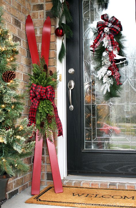 Cheap Christmas Diy, Christmas Porch Decor, Christmas Decorations Diy Outdoor, Easy Christmas Diy, Christmas Porch, Front Porch Christmas Decor, Country Christmas, Skis, Christmas Deco