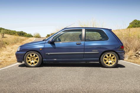 1994 Renault Clio - Williams 2 | Classic Driver Market Clio Williams, Williams Racing, Hot Hatch, Hatches, Racing Team, 2 A, Formula 1