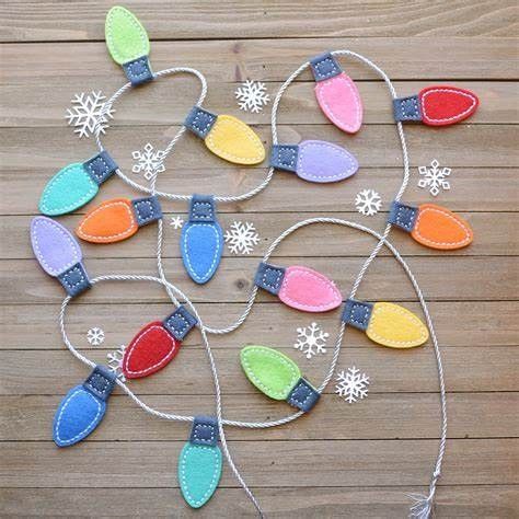 Felt Crafts Christmas, Holiday 2022, Circle Ornament, Felt Crafts Diy, Felt Christmas Decorations, Felt Decorations, Christmas Sewing, Felt Diy, Twinkle Lights