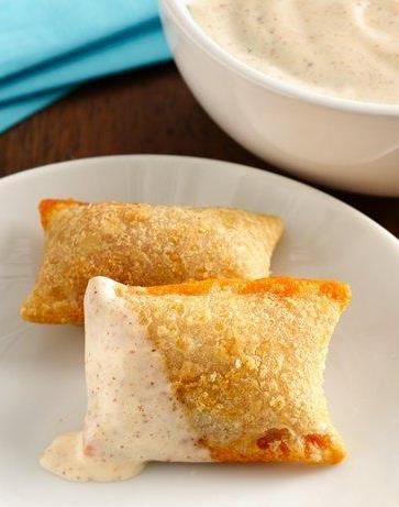 Jazzy Ranch Dip and Pizza Rolls Cheesy Rolls, Homemade Pizza Rolls, Pizza Roll Recipe, Betty Crocker Recipes, Pizza Snacks, Easy Homemade Pizza, Ranch Dip, Fun Snacks For Kids, Pizza Rolls