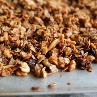 Zip-lock bag, meet granola. Pumpkin Spice Granola, Nut Granola, Granola Recipe Homemade, Baked Granola, Coconut Peanut Butter, Peanut Butter Granola, Walnut Recipes, Chocolate Granola, Granola Healthy