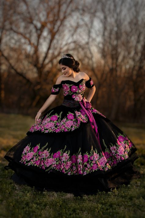 Quiencera Dresses Mexican, Emo Quince, Quince Charro Dresses, Twins Quinceanera, Charro Dress, Quinceanera Dresses Mexican, Vestido Charro, Xv Dresses, Mexican Quinceanera