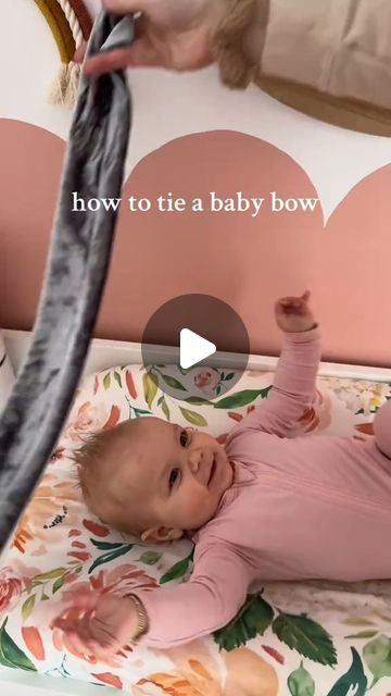 Baby Chicks Boutique on Instagram: "How to tie a baby bow😊 Come shop our super cute and comfy baby clothes now at the link in our bio! #babychicksboutique #babyclothesboutique #babyboutique #babytips #babyhacks" How To Tie A Baby Headband, How To Tie Baby Bow Headband, Tie Baby Hair Bow, Baby Dress Big Bow, Newborn Headbands Bows, Newborn Headband Bow, Newborn Bows, Baby Boutique Clothing, Baby Bow Headband