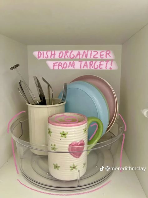 Uchicago Dorm, College Storage Ideas, College Edit, Dorm Planning, College Wishlist, Dorm Necessities, College Dorm Checklist, Uni Dorm, College Dorm Room Inspiration