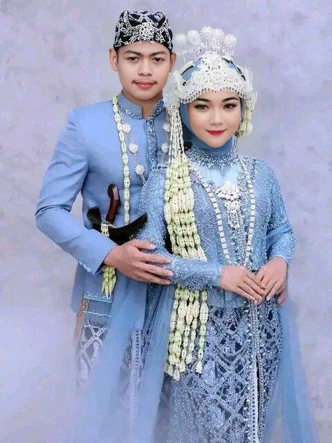 Pose Foto Pernikahan, Nikah Adat Jawa, Pose Pengantin, Elven Wedding Dress, Pose Wedding, Wedding Makeup Bride, Adat Jawa, Gamis Dress, Foto Wedding