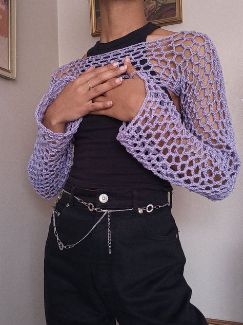 Free Pattern : Crochet Shrug – by chantekelly. Crochet Shrug Top Pattern, Long Sleeve Shrug Crochet Pattern Free, Easy Clothes Crochet, Big Twist Rave Yarn Patterns, Crochet Top Shrug, Crochet Mesh Shrug Tutorial, Shrugs Knitting Patterns, Crochet Fishnet Shrug Pattern Free, Free Mesh Top Crochet Pattern