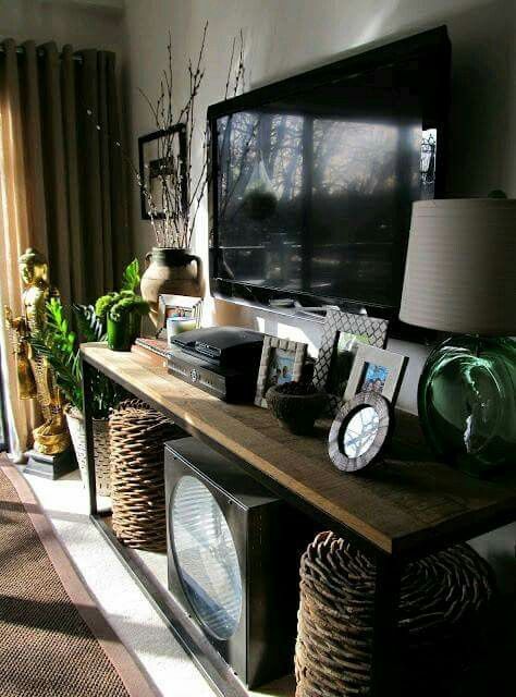 Tv Stand Decor Ideas, Decoration Buffet, Tv Stand Decor, Leather Chaise, Tv Decor, Ideas Living Room, Rustic Living Room, Tv Console, Room Remodeling