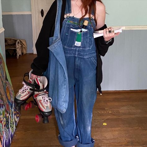 Goth Overalls Outfit, Alt Overalls Outfit, Punk Overalls, Skate Fits, Overalls Outfit, Goth Outfits, Dungarees, Skating, Overalls