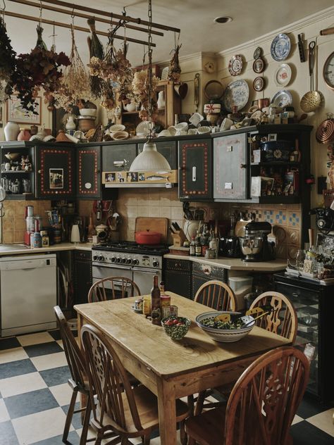 The sons in splendour who revamped their mother’s London townhouse Maximalist Kitchen, Unfitted Kitchen, Victorian Lighting, Cottagecore Kitchen, London Townhouse, Victorian Kitchen, Kitchen Home Decor, Kitchen Tiles, Kitchen Home