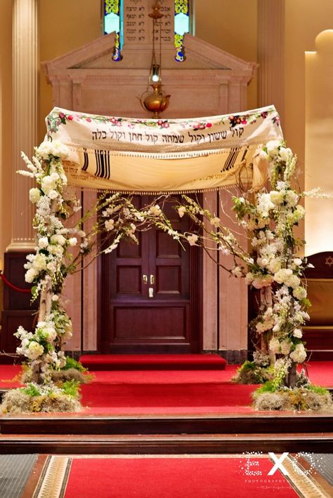 6 Huppah Ideas - Traditional Tallit Chuppah (Jewish Wedding Arch) with Floral Accents by Exo Photography - mazelmoments.com Jewish Photography, Chuppah Ideas, Hebrew Wedding, Wedding Jewish, Jewish Wedding Traditions, Wedding Prayer, Wedding Chuppah, Jewish Weddings, Golden Wedding Anniversary