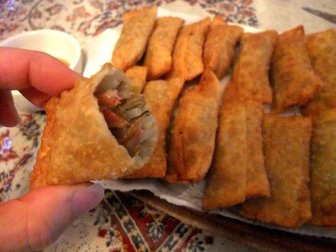 Pork and Bean Sprouts Egg Rolls... my favourite from my dad's Canadian-Chinese take-out restaurant. Egg Roll With Bean Sprouts, Bean Sprout Egg Roll Recipes, Egg Rolls With Bean Sprouts, Regrow Lettuce, Bean Sprout Recipes, Chinese Dishes Recipes, Egg Roll Recipe, Waffle Cone Recipe, Homemade Egg Rolls