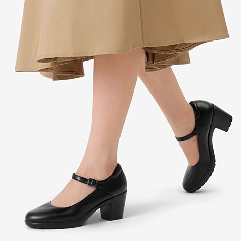 Comfortable Black Shoes, Most Comfortable Heels, Stylish Laptop Bag, Comfortable Pumps, Work Pumps, Dress Loafers, Round Toe Pumps, Black Dress Shoes, Chic Shoes