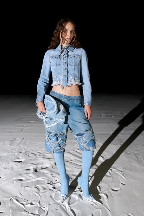 Diesel Resort 2023 Collection | Vogue Trendy Jeans Outfits, New Jeans Trend, Denim 2023, Metallic Knit Dress, Winter 2024 Fashion, Jeans Trend, Trend 2023, 2023 Fashion Trends, 2023 Ss