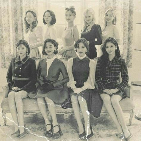 Twice Kpop Group Photo, Old Kpop Photos, Vintage Group Photos, Twice Old Pictures, Twice Film Photo, K-pop Group, Old Kpop Aesthetic, Twice Ot9 Photo, Kpop Old Photo Edit