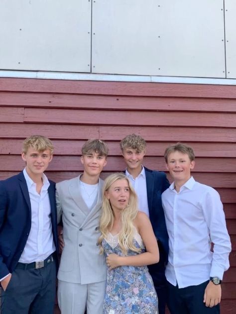 Bates Family, Dream Family, Future Mom, 1 Girl, Family Goals, Friend Photoshoot, Best Friend Pictures, Future Life, Life Inspiration