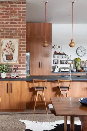 25 Mid-Century Style Kitchen Ideas (Photo Gallery) – Home Awakening Mound House, Slate Kitchen, Slate Countertop, Mid Century Modern Kitchen, Kitchen And Dining Room, Mid Century Kitchen, Bar Seating, Kitchen Photos, Floor Design