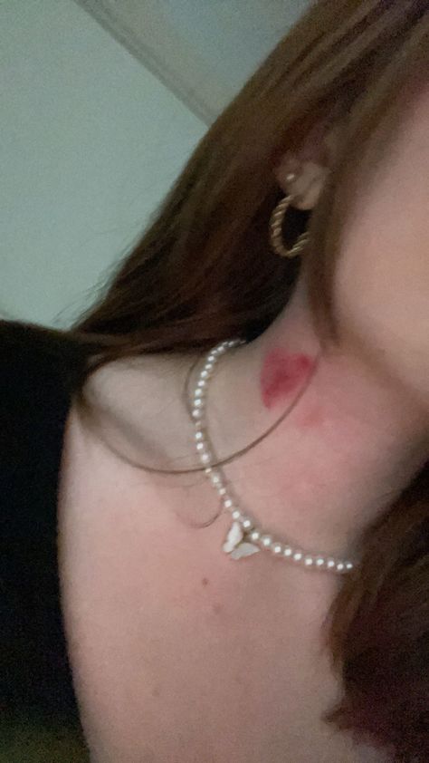 Hickys Neck Girl, Aesthetic Hickey Heart, Aesthetic Pictures Hickey, Neck Of Hickeys, Heart Of Hickies, Hickys Neck Aesthetic, Hickey Chest, Boyfriend Neck Hickey, Hands Around Neck Aesthetic