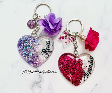 Resin Name Keychain, Resin Heart Keychain, Glitter Keychain, Heart Resin, Keychain Resin, Keychain Craft, Name Keychain, Diy Resin Projects, Resin Jewelry Diy