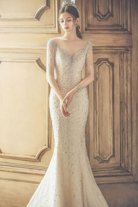 Two Look Wedding Dress, Gaun Wedding Simple, Wedding Dresses For The Bride, Korean Wedding Dress Gowns, Korean Wedding Dress Elegant, Simple Unique Wedding Dresses, One Piece Wedding Dress, Dress Nikahan, Dress Wedding Simple