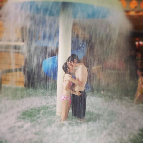 \ kissing under the mushroom water fall at a water park (: Water Park Couple Pictures, Bf Pics, Me And My Boyfriend, Boyfriend Kissing, Dr Marvel, Couple Pose, Water Fall, Park Photography, Pics Ideas