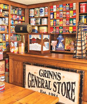 Miniature General Store, Old General Stores, Farm Store, Old Country Stores, Large Pantry, Antique Signs, Soda Fountain, Country Store, Store Displays